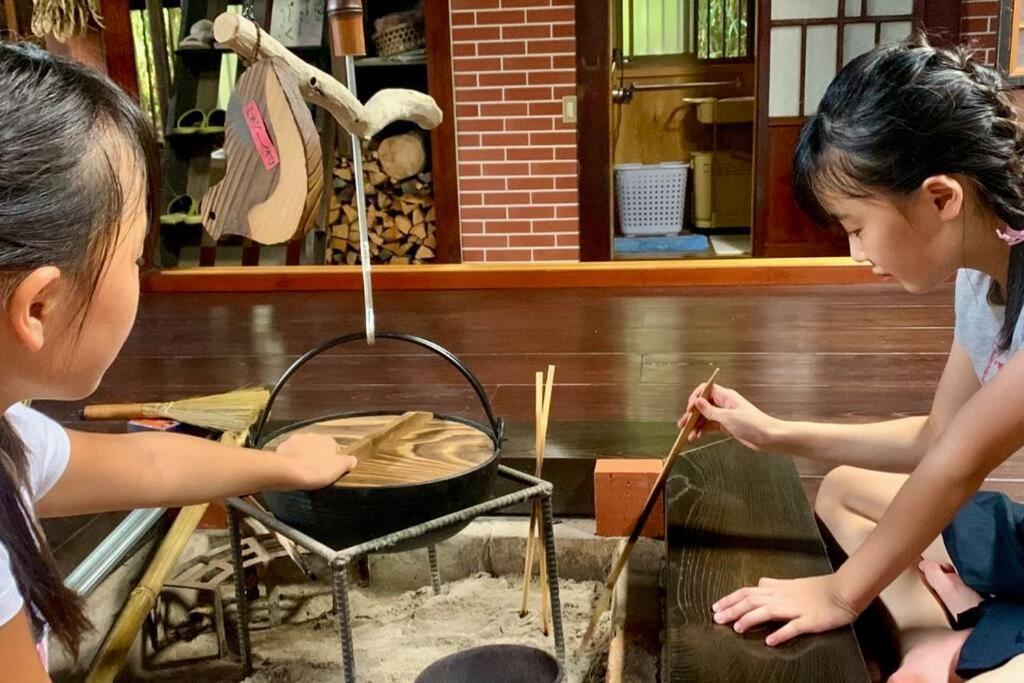 佐渡島に残る築130年の伝統的な古民家｜東夢 Villa Sado Eksteriør billede