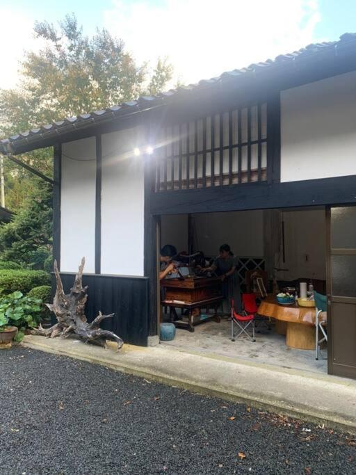 佐渡島に残る築130年の伝統的な古民家｜東夢 Villa Sado Eksteriør billede