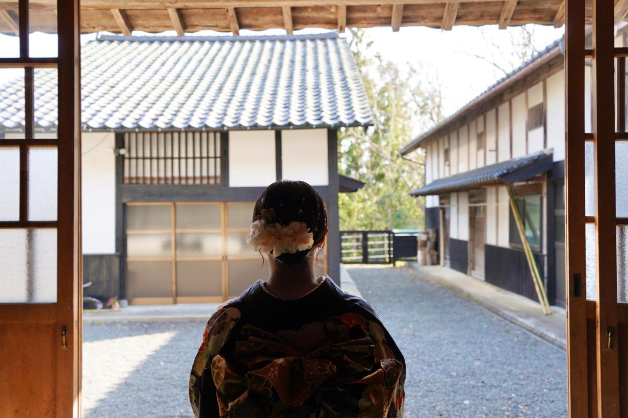 佐渡島に残る築130年の伝統的な古民家｜東夢 Villa Sado Eksteriør billede